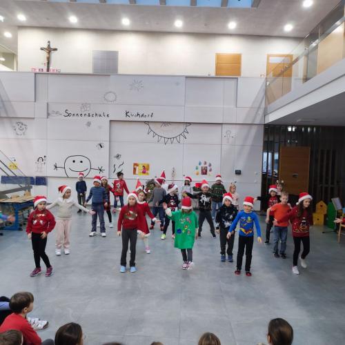 Adventkranzweihe_Weihnachtsaufführung_2a_2b_2024