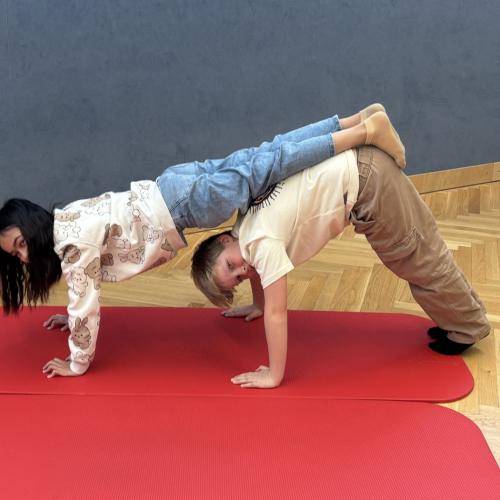 Yoga_3a_4a_2025