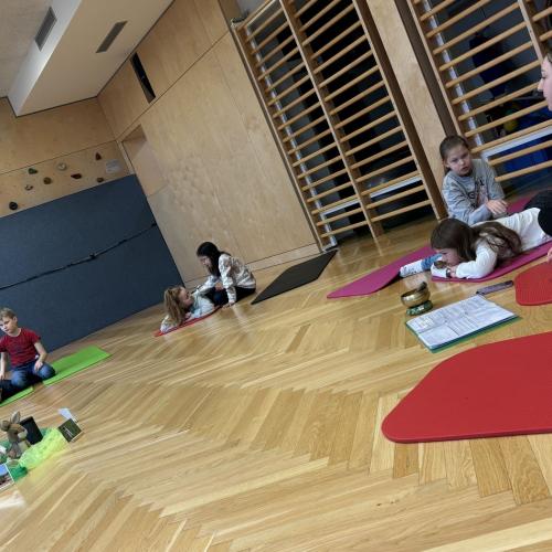 Yoga_3a_4a_2025