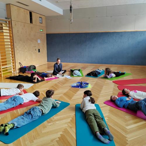 Yoga_3a_4a_2025