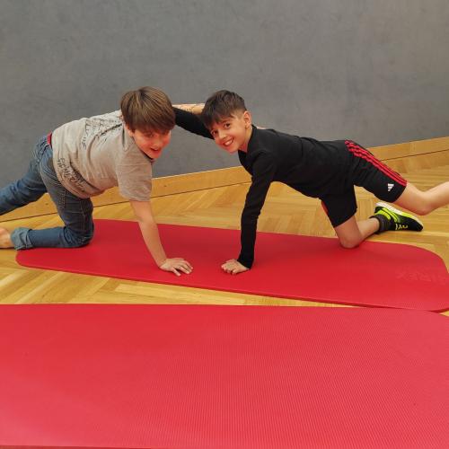 Yoga_3a_4a_2025