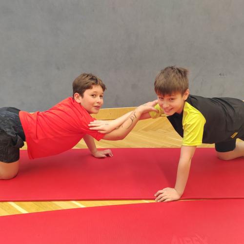 Yoga_3a_4a_2025