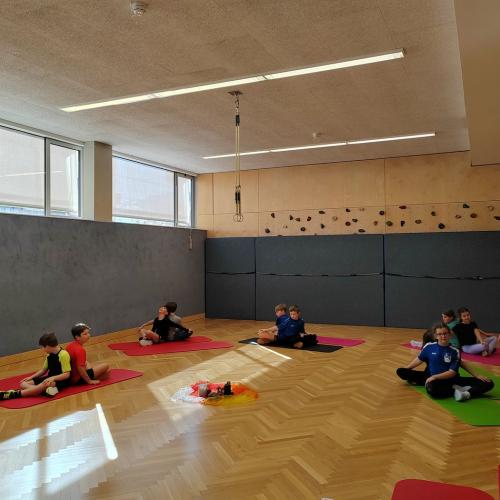 Yoga_3a_4a_2025