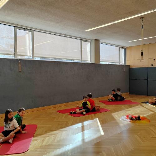 Yoga_3a_4a_2025