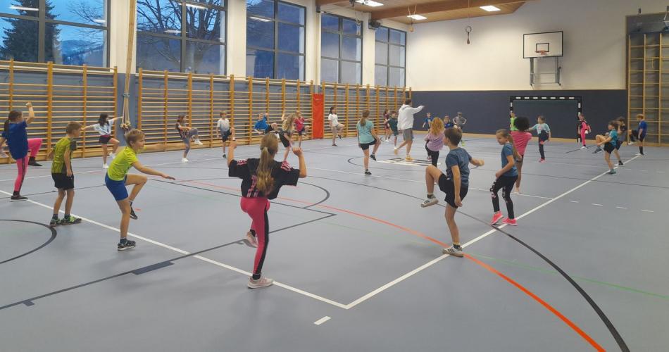 Schulsport_mit_Manuel_Lebeda_3a_3b_2025